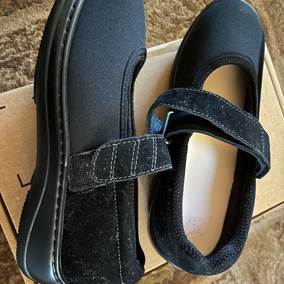 OrthoFeet shoes - Picture 3 of 4